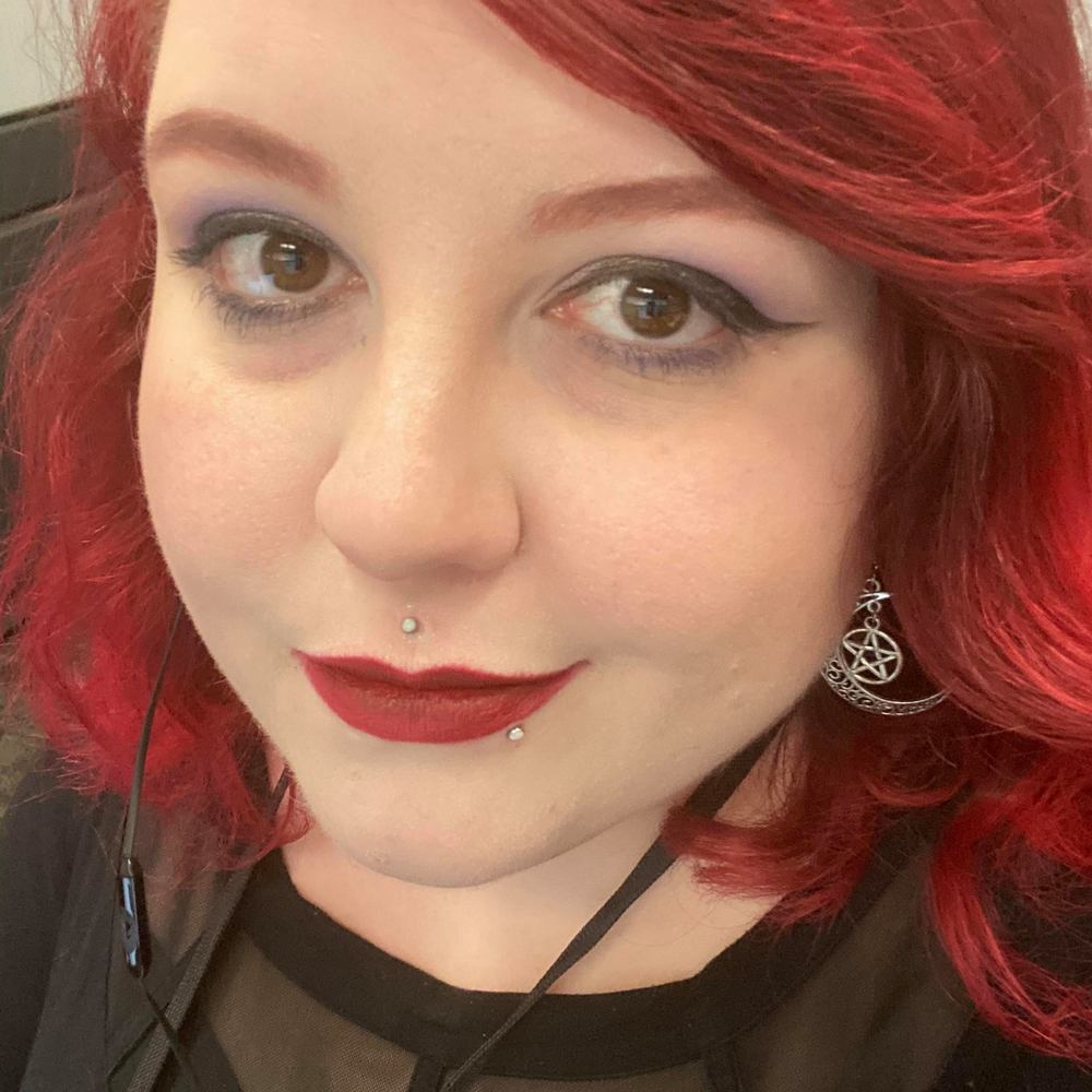 Goth aesthetic, fatpositive and all things style.